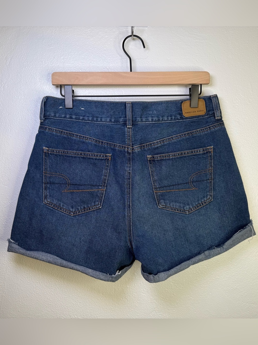 American Eagle Mom Shorts, Classic Dark Blue Denim with Rolled Hem Size 10 Boho - Picture 10 of 15